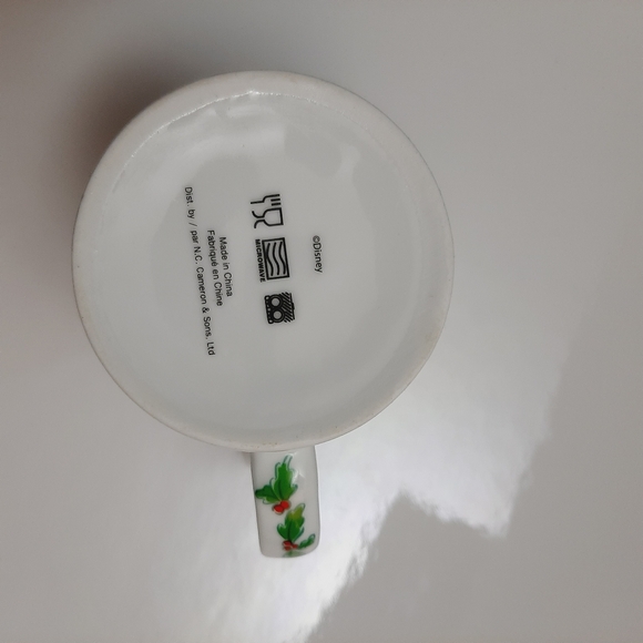 ๐ Disney Christmas Holiday Holly Wreath Mug w/ Mickey & Friends Coffee Tea Cup - Picture 9 of 10